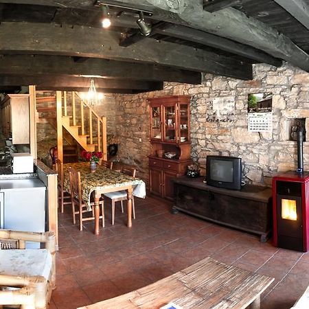Casa Rural Pandelo Pensionat Vega de Valcarce Exteriör bild