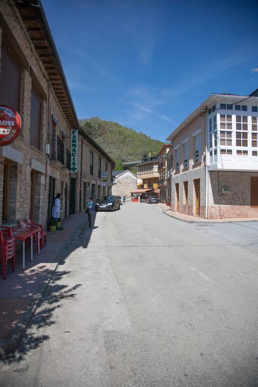 Casa Rural Pandelo Pensionat Vega de Valcarce Exteriör bild