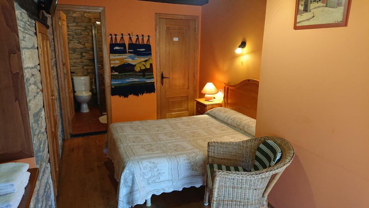 Casa Rural Pandelo Pensionat Vega de Valcarce Exteriör bild